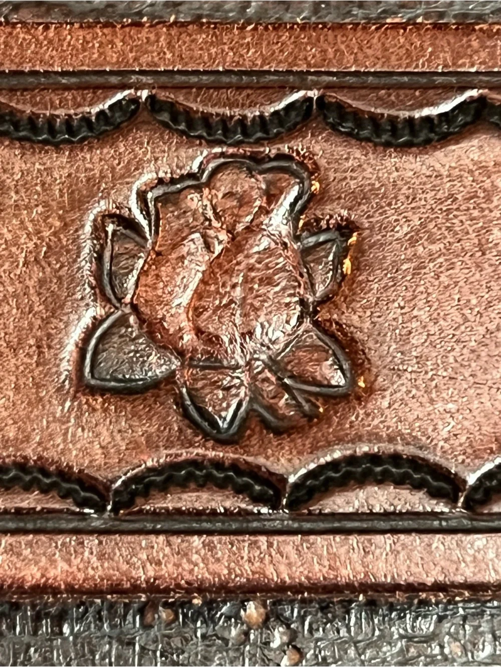Vintage 1970s Tooled Brown Leather Belt – Scalloped Border & Floral Detail